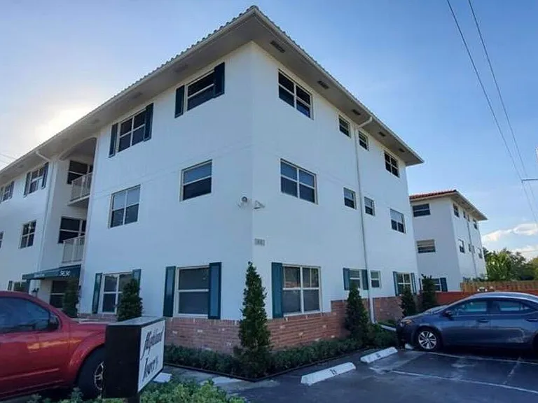 5630 NE 18th Ave #207 — Photo 7