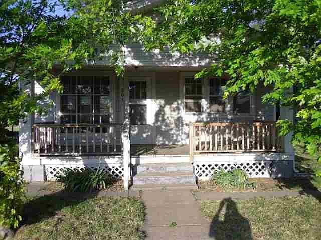 1st image of 303 S Clark St