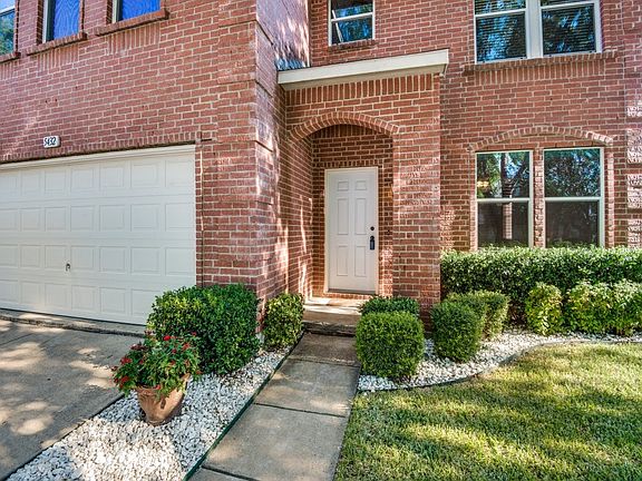 3rd image of 5432 Comanche Wells Dr