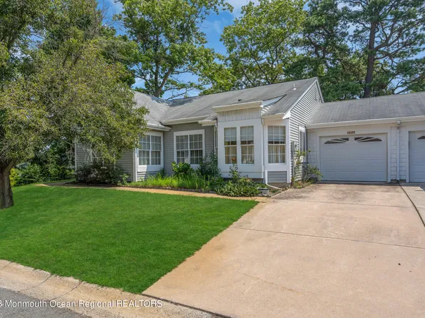 1051A Buckingham Drive, Manchester, NJ 08759
