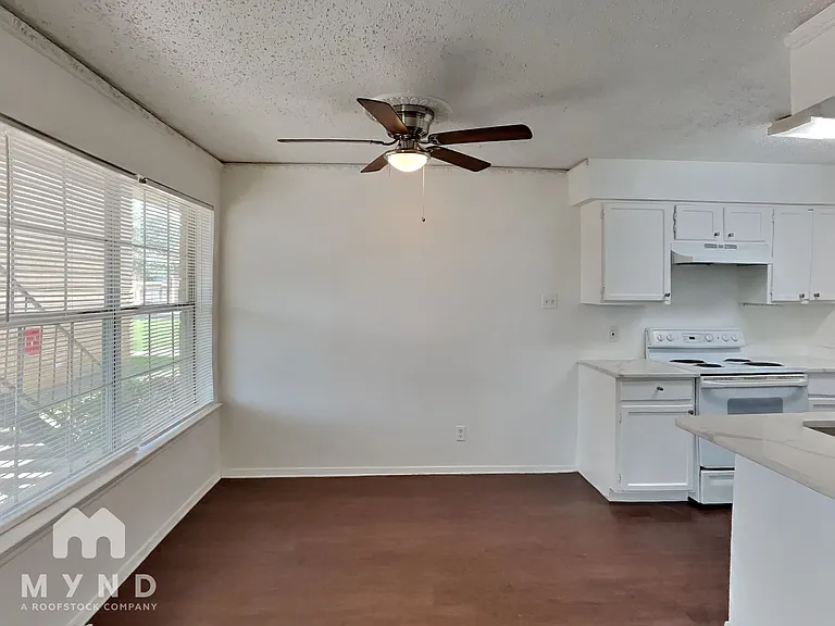 3624 Parkridge Dr #113 — Photo 6