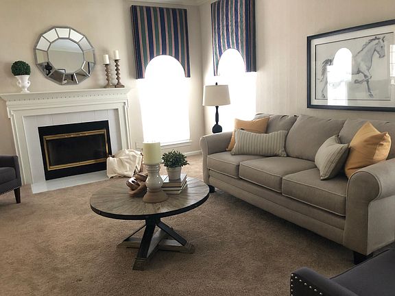 5th image of 1102 Equestrian Dr