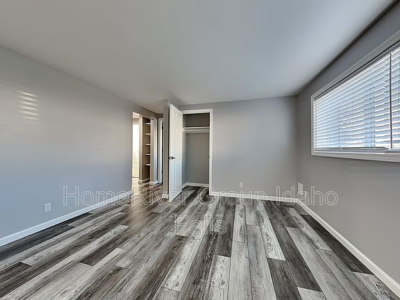 4th image of 2348 Stace St APT 4