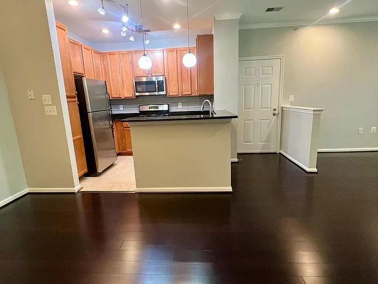 1509 N Point Dr #303 — Photo 14
