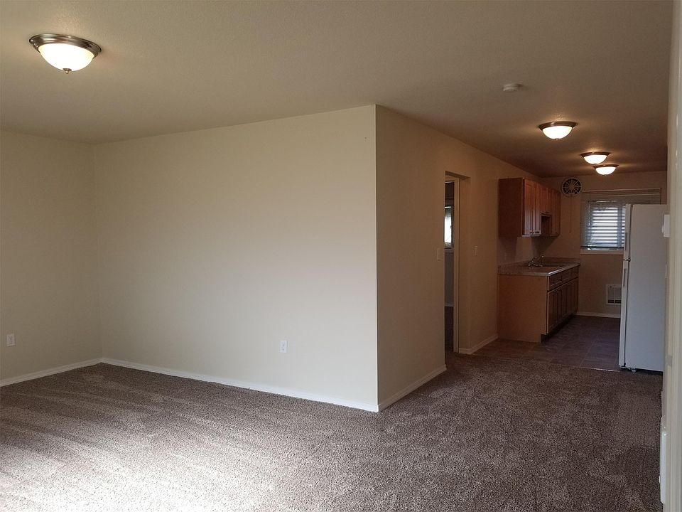 1st image of 114 W Cedar St #10471696