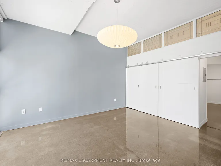 66 Bay St S #614 — Photo 26