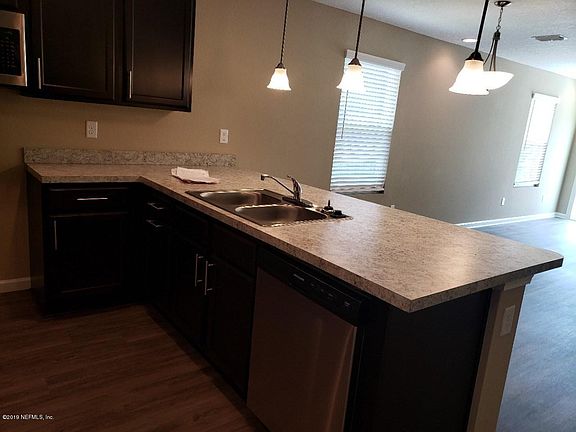 4th image of 10808 Naples Ct