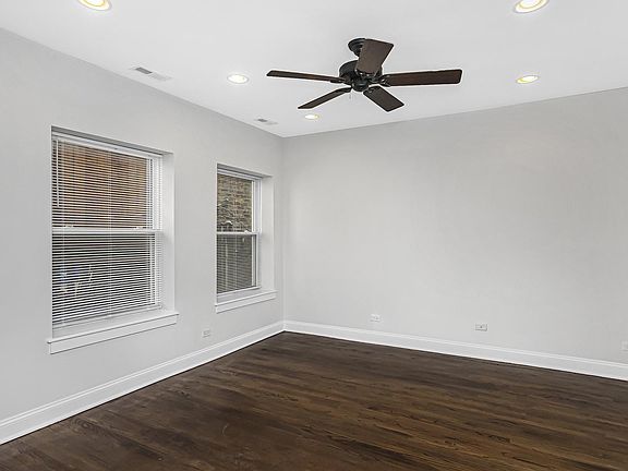 3rd image of 6813 N Lakewood Ave APT 2E