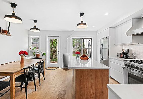 5th image of 908 Saint Johns Pl #1