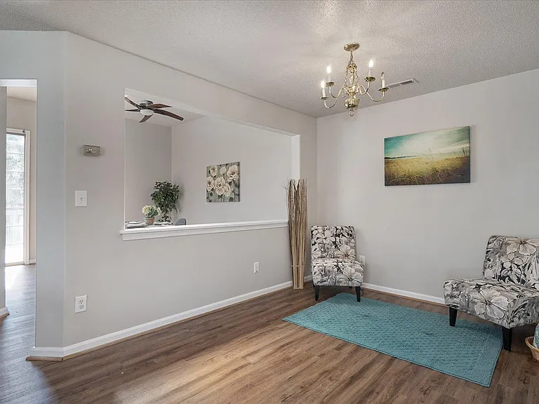 6226 Oakglen Dr — Photo 13