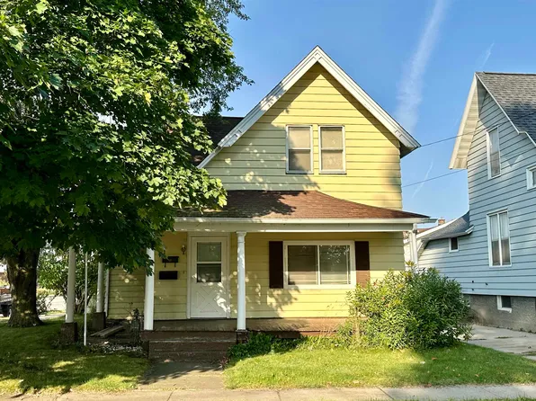 401 5th St, Menominee, MI 49858