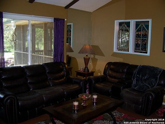 4th image of 142 Tall Oak Dr