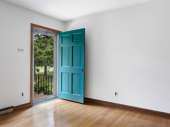 5th image of 3803 E Iroquois Cir