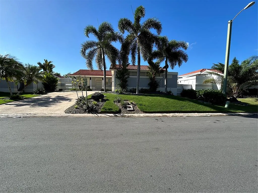 3 bed, 3.5 bath, 2450 sqft, $8,500 — Photo 2