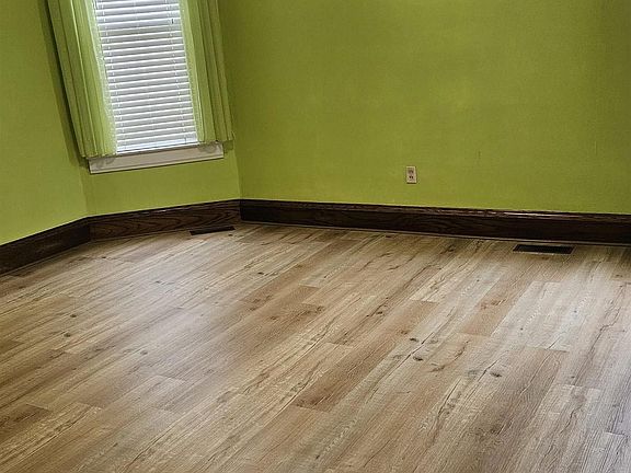 4th image of 741 Mulberry Ave