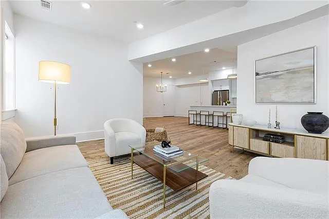 3 bed, 2.5 bath, 1934 sqft, $4,000 — Photo 4