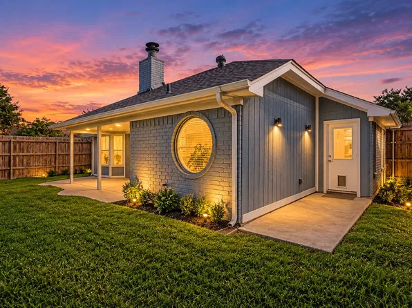 8041 Lazy Brook Dr, Watauga, TX 76148