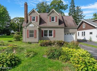 18 Kakely St, Albany, NY 12208