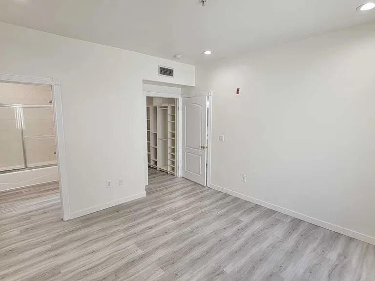 Fruitland Dr — Photo 32