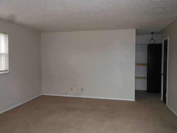 4th image of 201 Anthony Dr APT D