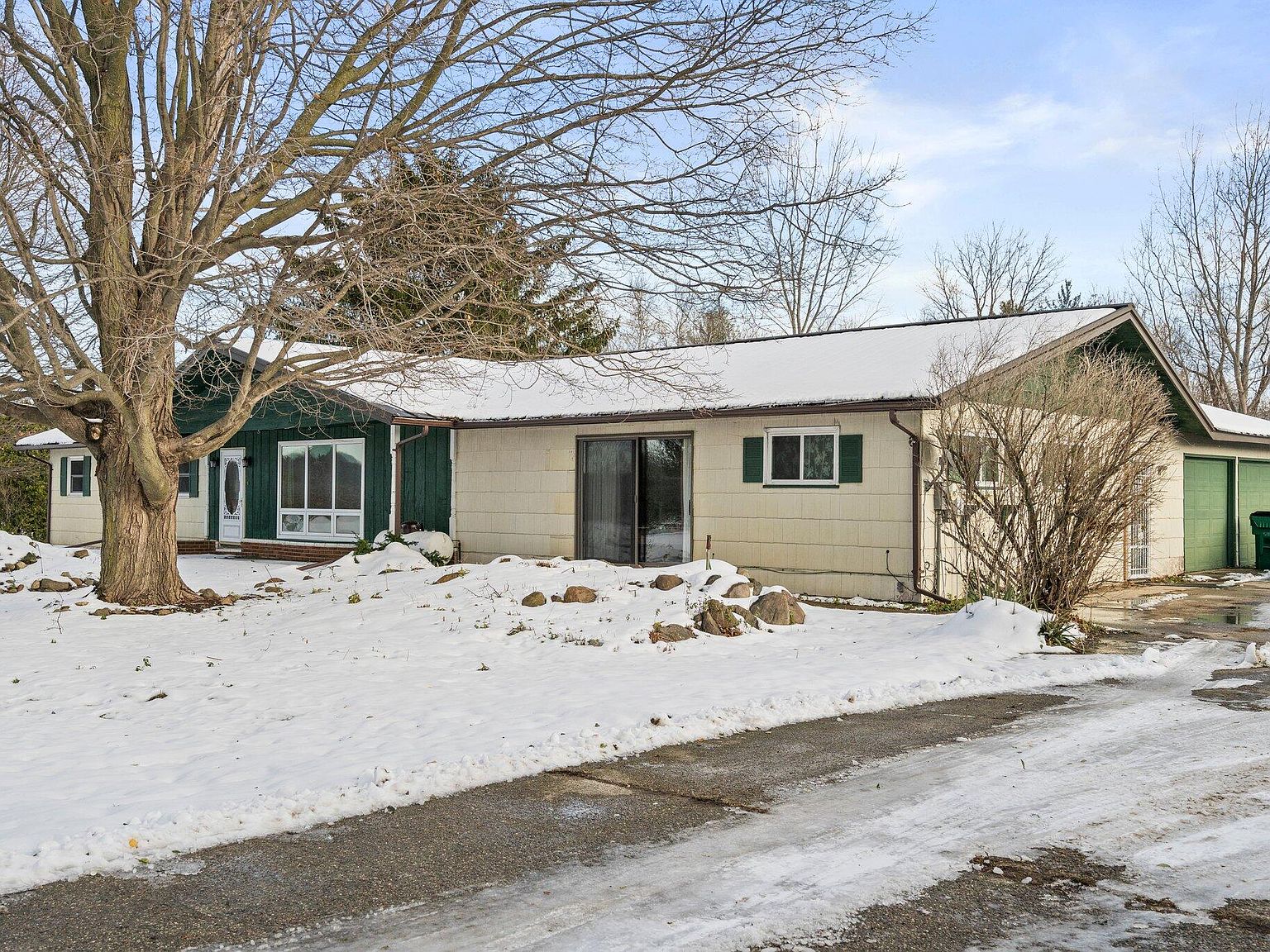 4682 S Maple Island Rd, Fremont, MI 49412 Zillow