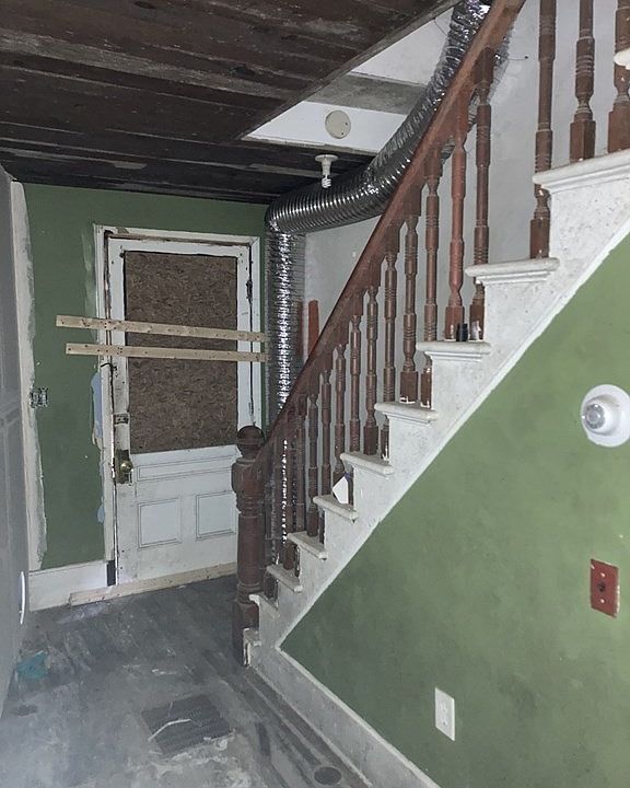2nd image of 2041 High St