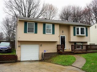 659 Midway Dr, Ravenna, OH 44266