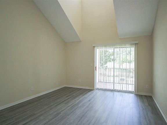 5th image of 3325 Haviland Ct APT 203