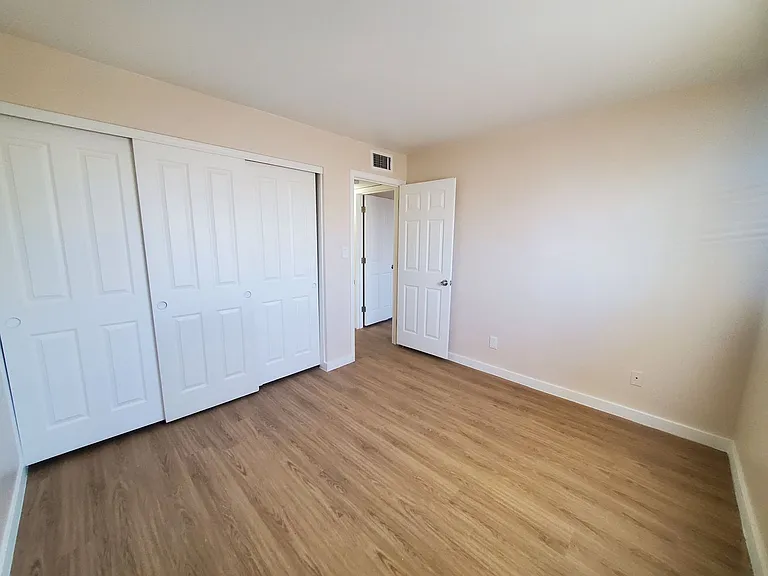 Mountain View Condos — Photo 24