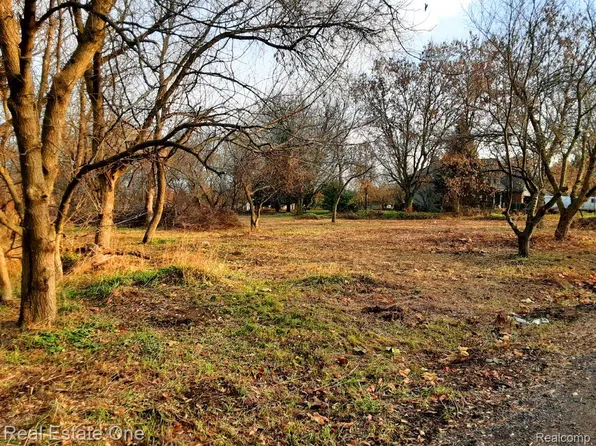 4958 Cooley Lake Ct, Commerce Township, MI 48382