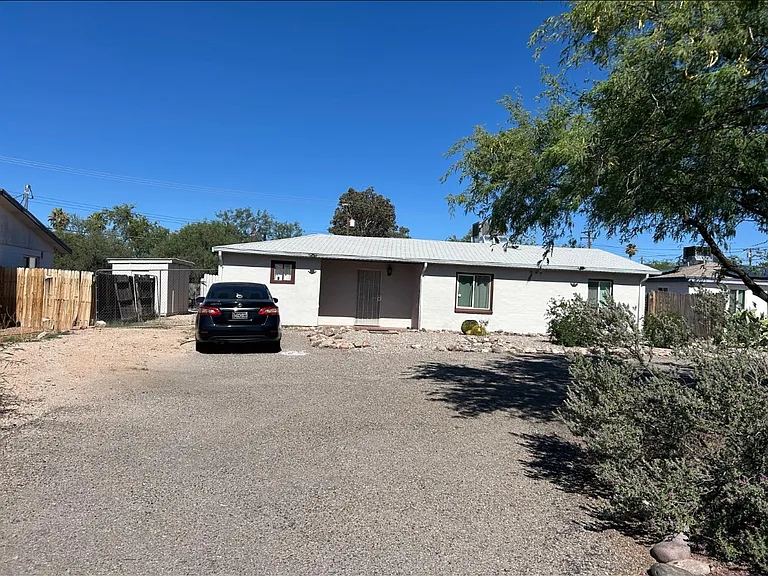 1025 S Van Buren Ave — Photo 17