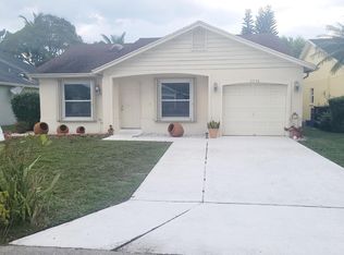2750 Foxhall Dr E, West Palm Beach, FL 33417