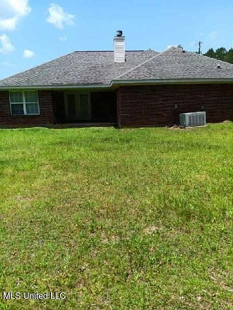 2nd image of 1901 Bayou View Cir