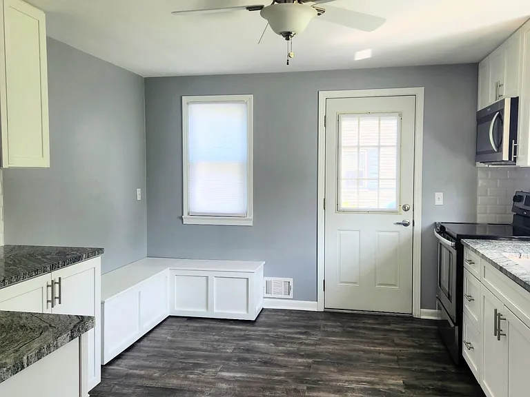 196 Saint Johns Dr — Photo 3