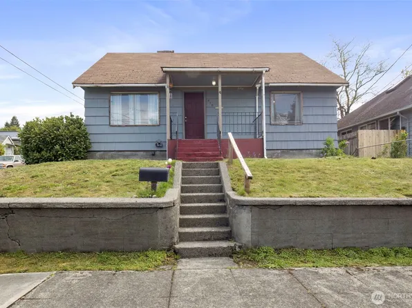 832 Cogean Avenue, Bremerton, WA 98337