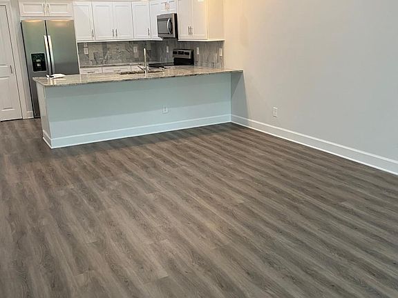 5th image of 12404 Catalina Dr #B