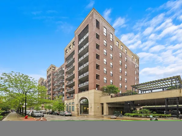 811 W 15th Pl Unit 404, Chicago, IL 60608