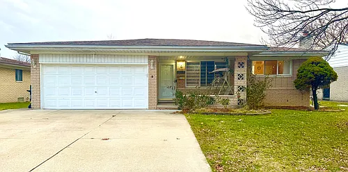 2868 Groves Dr Photo 1