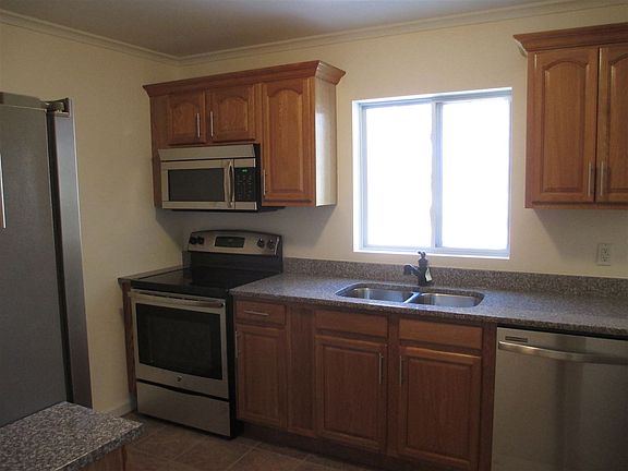 5th image of 5 Cherry Ln