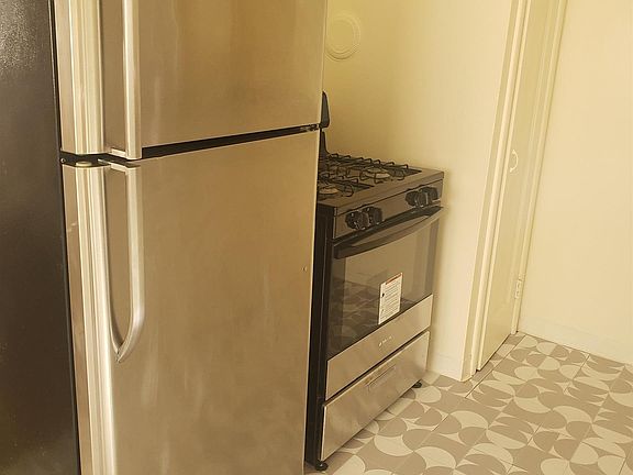 2nd image of 1402 Berkeley Way