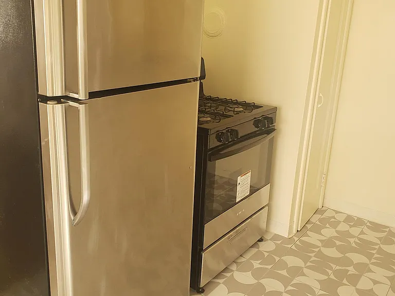 1402 Berkeley Way — Photo 2
