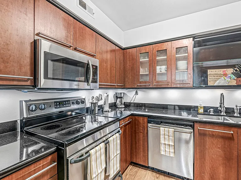 714 Buchanan St #4 — Photo 8