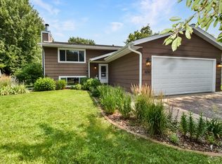 3232 Libby Ln, Vadnais Heights, MN 55127