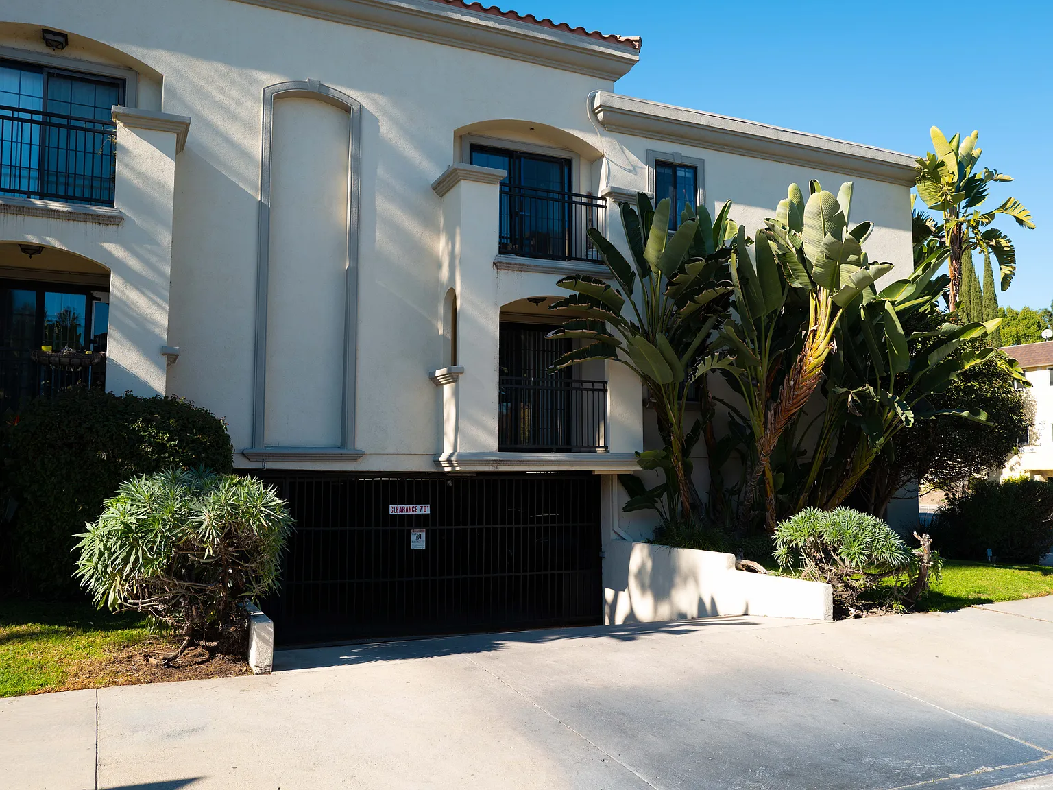 1 bed, 850 sqft, $2,395 — Photo 3