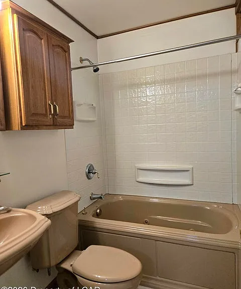 48 Saratoga Ct — Photo 17