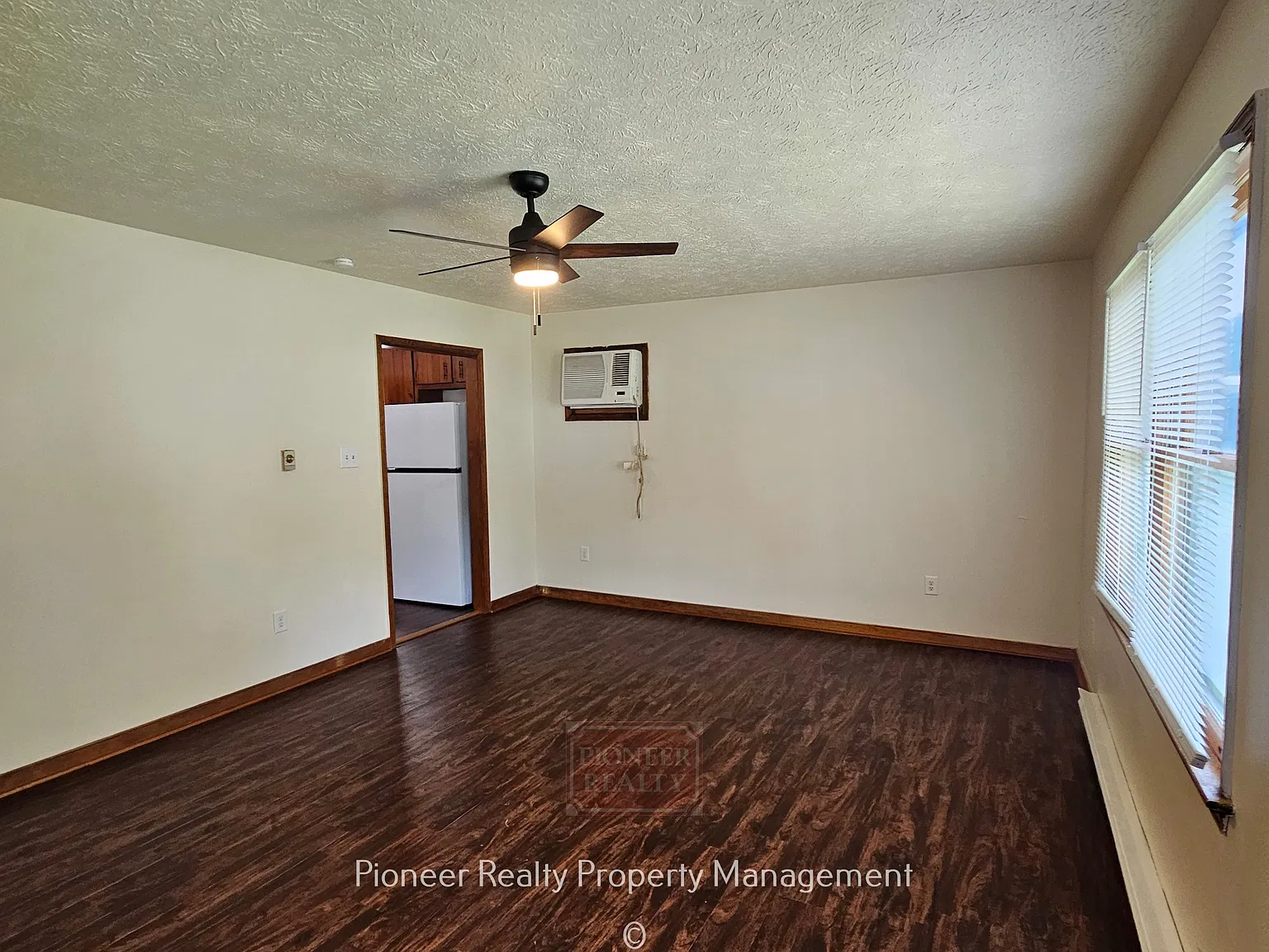 111 N Grove Ave - 1 — Photo 4