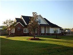 2nd image of 3010 Sable Palm Dr