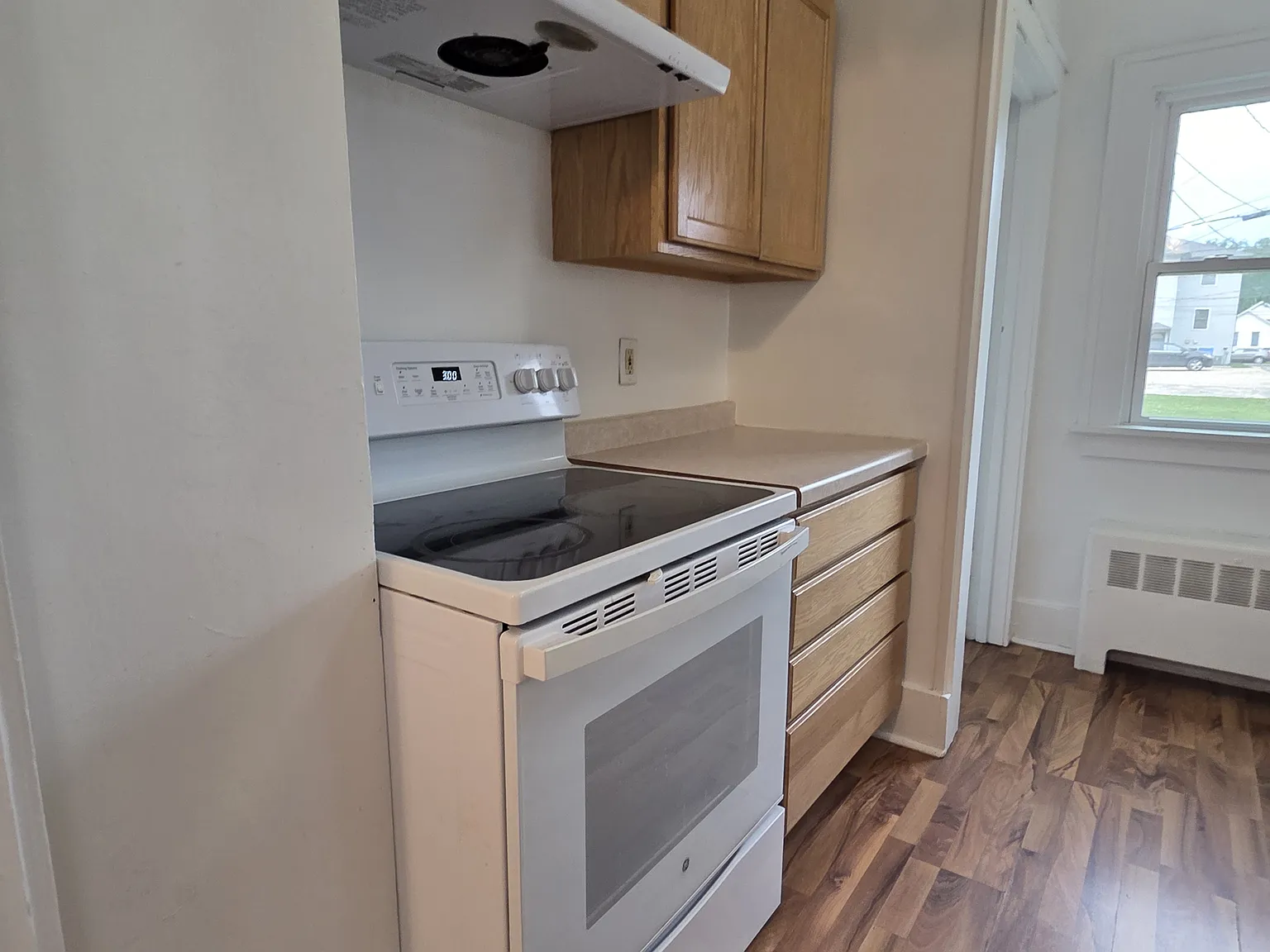 5 bed, 1060 sqft, $2,050 — Photo 4