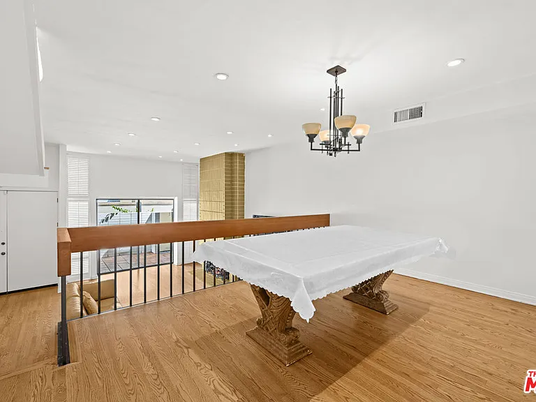 357 S El Camino Dr — Photo 5