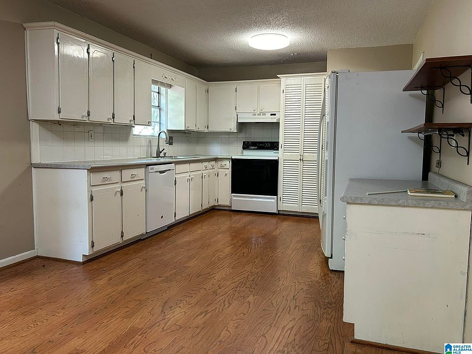 808 Frontier Dr, Pelham, AL 35124 Zillow